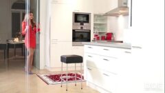 Hindi Bf Videos.com Indianदो गर्लफ्रेंड अपनी लेगिंग फाड़ती हैं और फुट फेटिश का आनंद लेती हैं