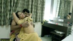 Teen Xnxx भाभी को डिलीवरी बॉय आके च
